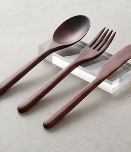 Ensemble de couverts en bois, cuillère, fourchette, couteau, design minimaliste, poli à la main, réutilisable, pour le camping, les événements et les repas en plein air - Product Image 3