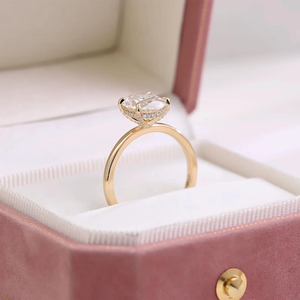 แหวนหมั้นมอยซาไนต์ทรงรี, แหวนทองคำ 14K แบบโซลิแทร์, แหวนแต่งงานเรียบหรูสำหรับผู้หญิง, แหวนสัญญาแบบเรียบง่าย - Product Image 6