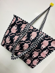 Grand sac fourre-tout matelassé pour femme, fermeture ouverte - Utilisation pour les voyages, le shopping et la plage, réutilisable, lavable, imprimé tigre, coton biologique - Product Image 6