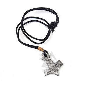 Colgantes Cristianos Clásicos de Acero de Damasco de Alta Calidad, Personalizables, Hechos en Pakistán - Product Image 1