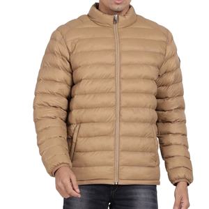 Veste d'hiver décontractée et chaude en cuir matelassé avec logo personnalisé, couleur personnalisée sur le devant, style streetwear unisexe, à capuche, en toile bulle, pour l'extérieur - Product Image 1