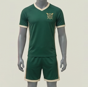 Ensemble maillot et short de football vert à col en V avec logo brodé, kit en polyester respirant pour hommes adultes - Product Image 3