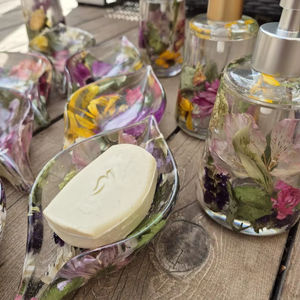 Juego de Accesorios de Baño Ecológicos Decorativos con Flores Secas en Resina Epoxi Transparente, Accesorio Flotante en Movimiento, Juego de Almacenamiento para Tocador 3D Pintado a Mano - Product Image 1