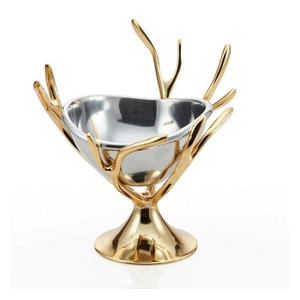 Cuenco de lujo sostenible de aluminio para servir nueces con acabado texturizado martillado, hecho a mano y apto para lavavajillas, ideal para la mesa festiva. - Product Image 3