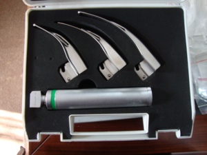 MayoMed Fiber <b>Optic</b> Macintosh Laryngoscope reusable with 3 blades Intubation Surgical <b>Instruments</b> Diagnostic Laryngoscope - Product Image 1