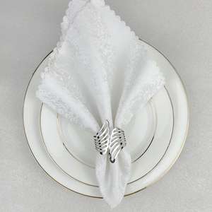 Ensemble d'anneaux de serviette en métal élégants, accessoires de décoration de table modernes pour restaurants, hôtels et maisons de luxe - Product Image 4