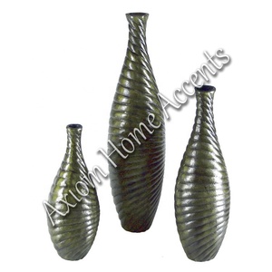 Axiom Home Accents Florero de metal moderno hecho a mano para ajustes decorativos de boda para arreglos florales - Product Image 1