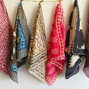 ผ้าพันคอผ้าฝ้ายทำมือลายชนเผ่าทรงสี่เหลี่ยมจาก Naaz Textile ลายพิมพ์ดอกไม้แบบวาดด้วยมือ ชุดผ้าพันคอและเนคไท เนื้อผ้านุ่มสบายผิว เหมาะสำหรับฤดูร้อน - Product Image 1