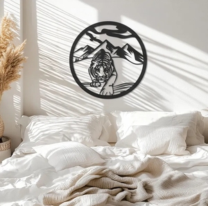 Arte Metálico Circular de Moradabad, Decoración de Pared con Escena de Tigre en la Montaña, Negro, Hecho a Mano, con Recubrimiento en Polvo, Decoración Moderna para el Hogar, Estilo Rústico - Product Image 4