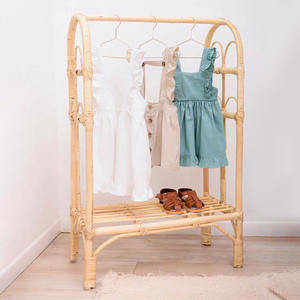 Estantes de ratán para exhibir ropa, armario abierto, perchero, organizadores de espacio para el hogar - Product Image 1