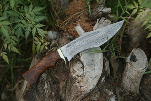 มีดล่าสัตว์สแตนเลสคุณภาพสูงแฟชั่นใหม่ที่ดีที่สุด ด้ามจับไม้โรสวูดจับสบาย  OEM ปรับแต่งได้ ใบมีดหยัก - Product Image 6