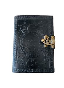 Journal en cuir noir fait à la main avec un motif de dragon en relief, carnet d'écriture vintage, carnet de croquis vierge, cadeau pour homme et femme avec serrure - Product Image 3