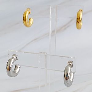 Orecchini a Cerchio Piccoli e Lucidi con Design Elegante e Traforato - Product Image 5