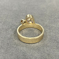 Anillo de compromiso de moissanita de plata de ley chapado en oro con corte ovalado, diseño único grueso Toi et Moi, engaste de bisel, para propuesta de matrimonio
