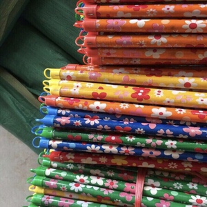 Mango de Escoba de Plástico PVC con Diseño Floral y Cerdas Duras, Alta Calidad, Hecho en Vietnam - Product Image 4