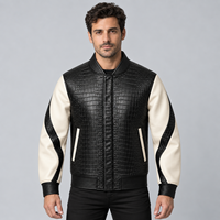 Blouson Bomber Varsity en Cuir Texturé Croco Noir pour Homme avec Manches Contrastantes Blanches, Col et Poignets Côtelés, Poches Latérales – Streetwear Premium