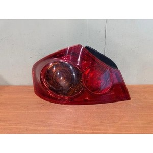 Luz Trasera Izquierda Usada en Estado de Funcionamiento - Product Image 1