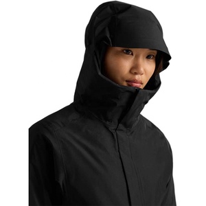 Chaqueta impermeable negra para mujer con capucha, cuello alto, bolsillos con cremallera, chaqueta para todas las estaciones. - Product Image 3