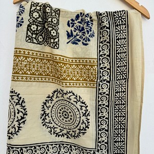 Écharpes florales imprimées à la main, sarong en coton indien, décoratif, fait main, durable, séchage rapide, paréo de plage d'été, vêtement de bain - Product Image 1