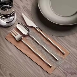 Elegante Juego de Cubiertos de Acero Inoxidable con Mango de Diseño para Uso en Cocina y Comedor - Product Image 3