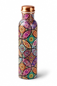 Botella de Agua Geométrica Moderna de Cobre de 17 cm, Aislada, para Uso en Senderismo al Aire Libre - Product Image 3