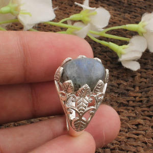 แหวนลาบราดอไรต์สีน้ำเงินธรรมชาติ ตัวเรือนเงินแท้ 925 ทำมือ เครื่องประดับพลอยสำหรับผู้หญิง ของขวัญ - Product Image 4