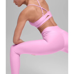 Ensemble 2 pièces de yoga sans couture côtelé élastique léger respirant recyclable à col halter et décolleté en U, personnalisable avec marque privée, grandes tailles - Product Image 4