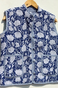 Nouvel arrivage Veste matelassée réversible doublée Veste de travail indienne avec écussons faits à la main Manteaux Veste matelassée bohème pour femmes - Product Image 2