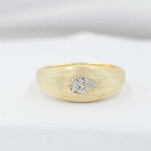 Anillo de Eternidad Clásico Hecho a Medida, Chapado en Oro de 18K, Plata de Ley, Acabado Satinado Mate, Engaste de Circonitas en Forma de Pera - Product Image 1
