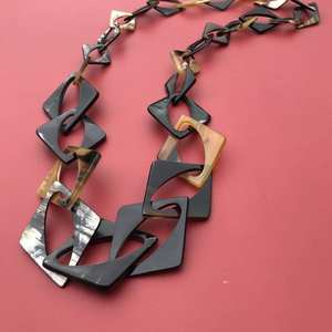 Collar de cuerno hecho a mano para mujer, joyería de moda, superventas - joyería ecológica al por mayor - Product Image 3