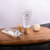 Flacon en verre de 8 ml écologique à bille roulante en acier de forme irrégulière avec bouchon en bambou pour huiles essentielles
