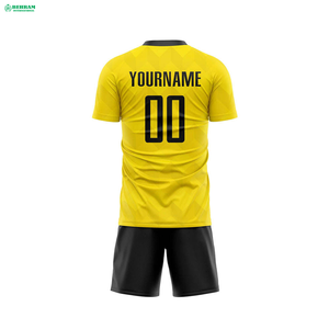 Maillot de football de haute qualité, ensemble complet, tissu sublimé à séchage rapide, tenue de football personnalisée avec design sur mesure et option OEM - Product Image 4