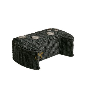 Panier de rangement artisanal en jonc de mer noir pour manette de jeu, boîte de rangement créative en osier en forme de manette, organisateur d'accessoires technologiques fantaisie - Product Image 1