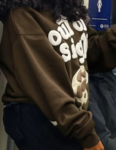 Sudadera con Capucha Oversize de Felpa Marrón para Mujer, con Estampado 'Out of Sight', Estilo Urbano, Casual de Otoño - Product Image 4