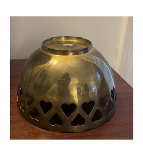 <b>Marvelous</b> Brass Fruits Bowl for Home Restaurant Use Heart Shape Rim Design Fancy Premium Hot Sale Heart Shape Bowl - Product Image 1