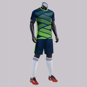 Conjunto de Uniforme de Fútbol Personalizado con Nombre y Número Impresos, Transpirable, de Secado Rápido, Ligero, para Entrenamiento y Partidos - Product Image 4