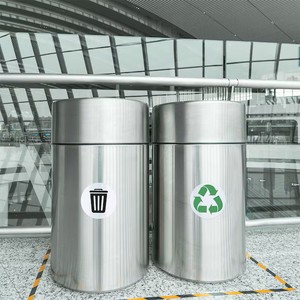 Transforme su Marca con Contenedores de Basura de Vinilo Autoadhesivos con Forma Personalizada, Laminación Brillante, Impresión Profesional en PVC - Product Image 2