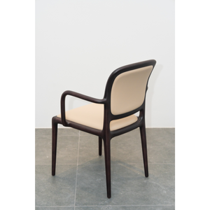 Chaise de salle à manger moderne en bois de noyer, design ergonomique avec accoudoirs, dossier et assise rembourrés en cuir pleine fleur PISANO - Product Image 6