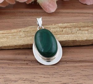 Breloques Druzy Vert Soleil Naturel en Argent Sterling 925 Plaqué Platine, Sertissage clos, Chaîne vintage artisanale en pierres précieuses bandées - Product Image 2