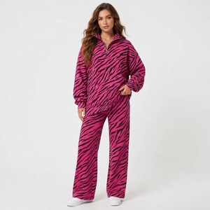 Conjunto de chándal de 2 piezas con estampado de camuflaje gris para mujer, sudadera extragrande con media cremallera y pantalones anchos a juego, corte holgado - Product Image 2