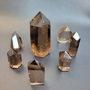 Pierre précieuse naturelle de haute qualité, pointe de quartz fumé poli, tour, cristal, obélisque, pierre d'amour, guérison, reiki, décoration, cadeau en vrac - Product Image 1