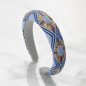 Serre-tête brodé et perlé de style nuptial pour la collection d'accessoires de mariage - Product Image 1