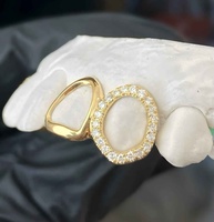 Bague géométrique en argent sterling plaqué or jaune avec moissanite 5 carats (VVS) taille serti clos, bijou minimaliste pour homme à porter au quotidien