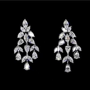 Boucles d'oreilles pendantes de luxe en or blanc avec diamants taille poire, élégantes, pour mariée, mariage, fiançailles, cadeau, soirée, style chandelier - Product Image 3