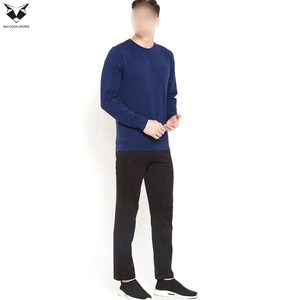Conjunto Deportivo para Hombre en Negro y Azul con Contraste de Color Sólido, Ropa Deportiva con Logotipo Personalizado, Ropa Casual para Hombre - Product Image 3
