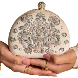 Bolsos de Mano de Terciopelo Blanco Portátiles para Mujer, con Decoración de Perlas, Diamantes y Botones de Alta Calidad, para Uso Nocturno - Product Image 1
