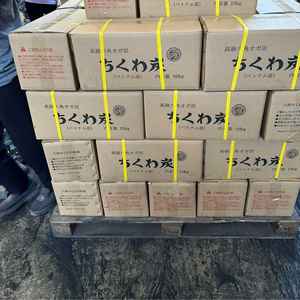 Carbón vegetal en briquetas de aserrín cuadradas AVC tipo B para parrilladas familiares, venta al por mayor, embalaje estándar de 15 kg en caja. - Product Image 1