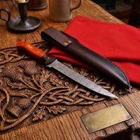 Couteau à fileter artisanal en acier Damas d'A&M Enterprises avec manche en bois de rose, bolster noir et étui en cuir assorti – Couteaux de chasse