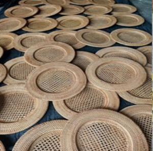 Sous-verre rond en rotin tressé à la main avec bordure épaisse tressée, disponible à prix de gros. - Product Image 2