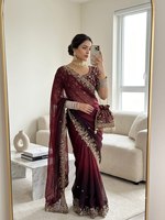 Tenue de soirée pour sari en satin rembourré, travail de sequins épais de 3 mm, bordure riche, tout brodé, boutis, blouse de designer Aarco, effet froissé